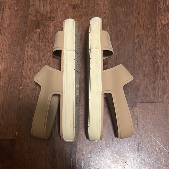 Vince Eres Platform Sandal - Size US 7.5 - Tan & White - Rubber - Picture 2 of 2